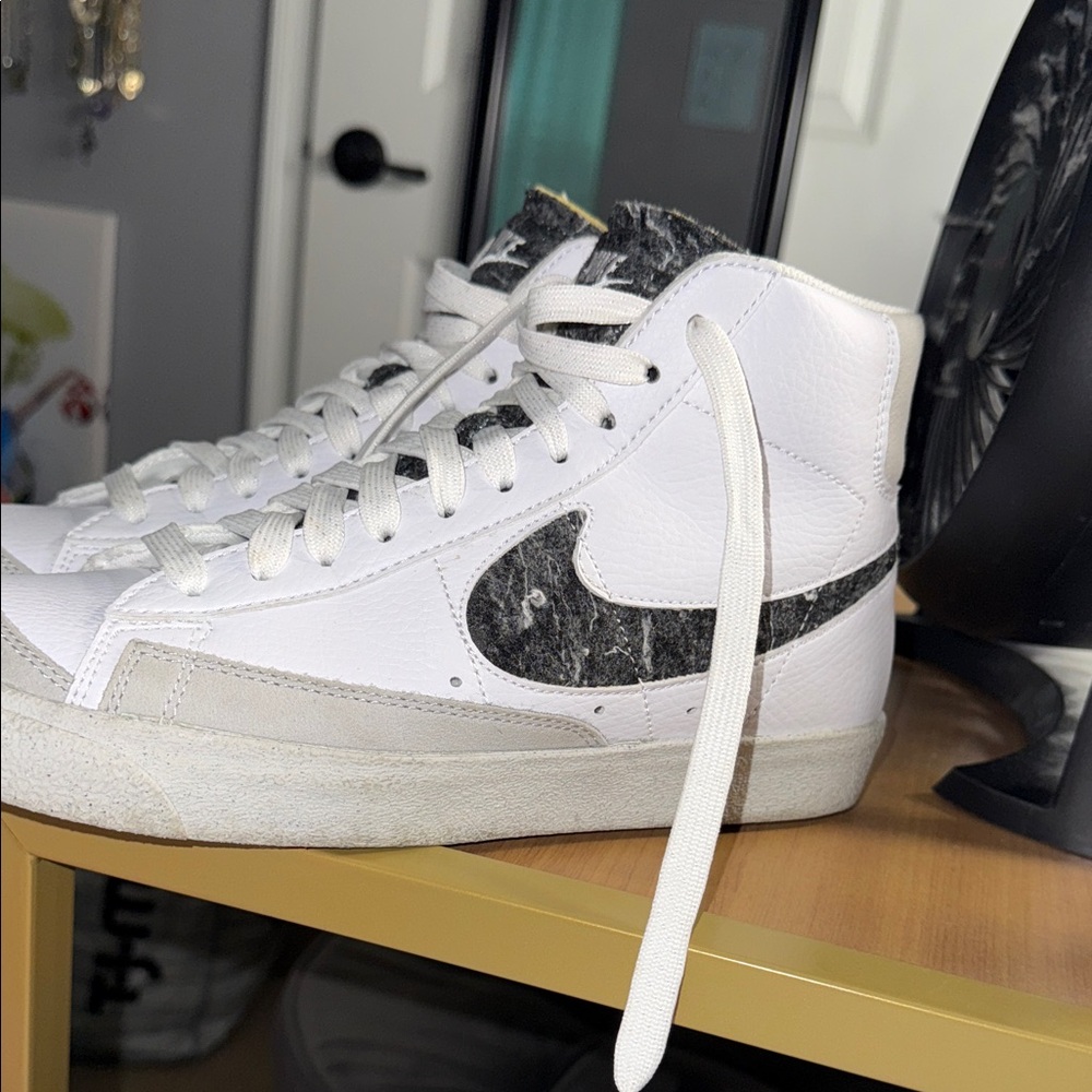 White and Black marble Nike Blazers - Picture 6 of 7